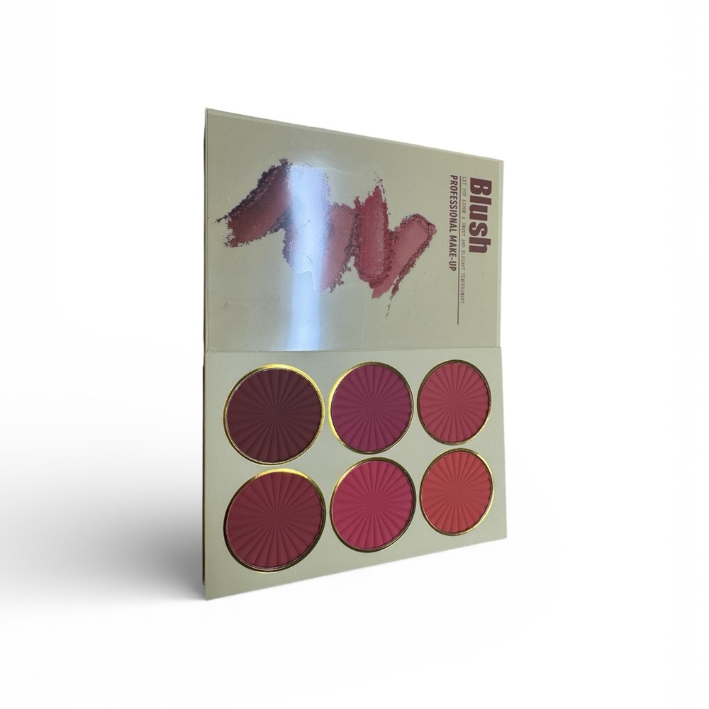 Color Bomb Makeup Kit - Picture 5 of 6